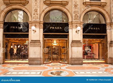 prada outlet milan.